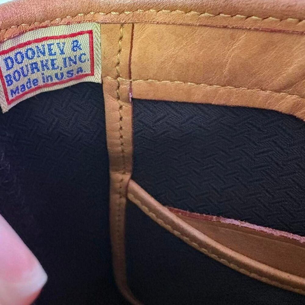 Vintage Dooney & Bourke Women's Navy and Tan Tote Bag - Picture 5 of 8